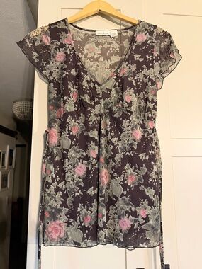 DKNY Jeans top, size M, front is lined, fitted on top with tie